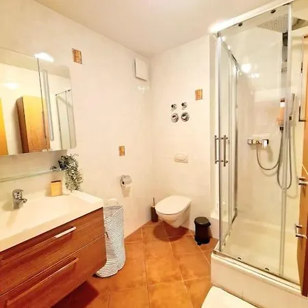 Spacious 1bedroom Flat W Garden&balcony *