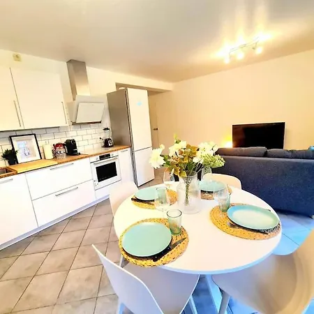 Spacious 1bedroom Flat W Garden&balcony Apartment